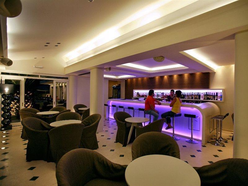Sandy Bay Hotel 플로마리언 외부 사진