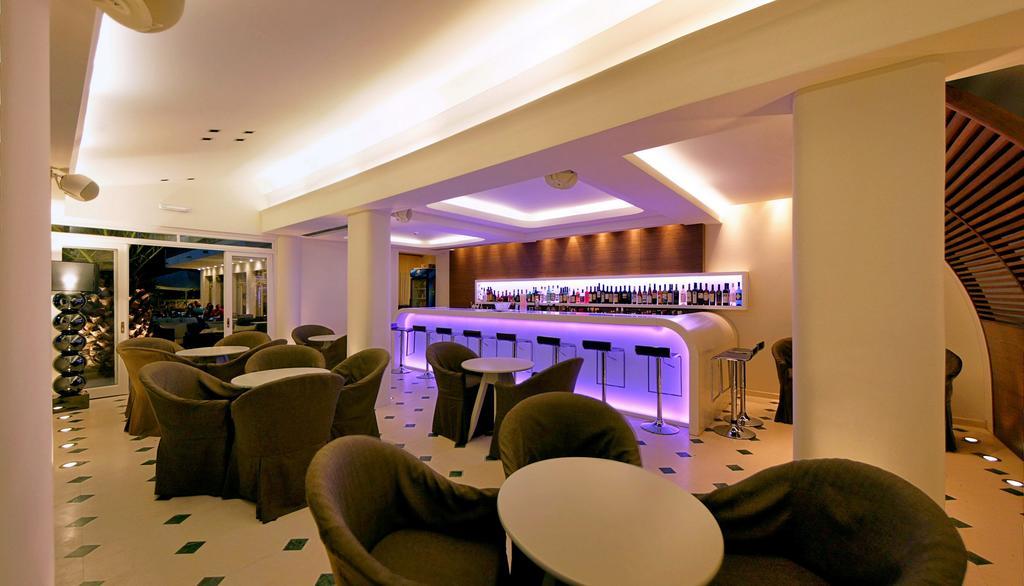 Sandy Bay Hotel 플로마리언 외부 사진