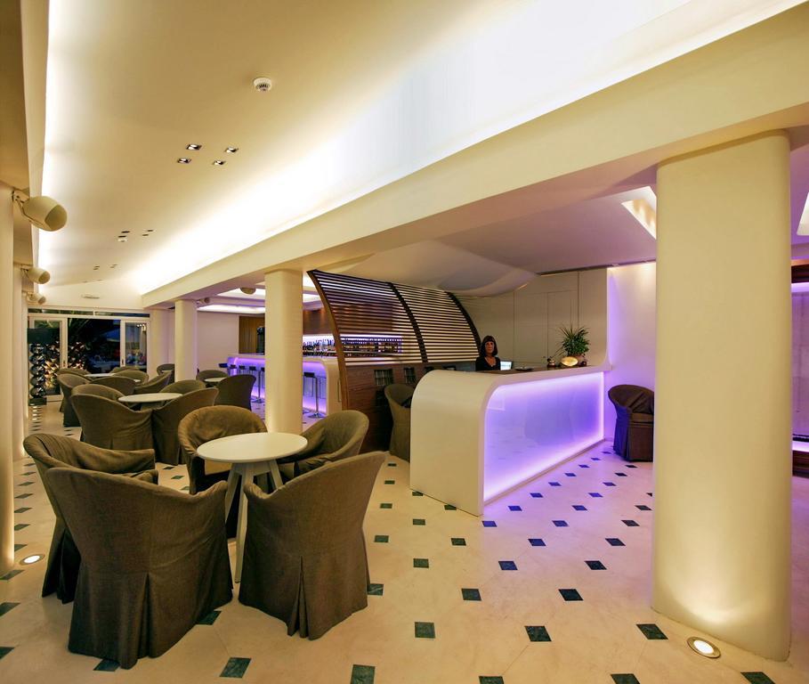 Sandy Bay Hotel 플로마리언 외부 사진